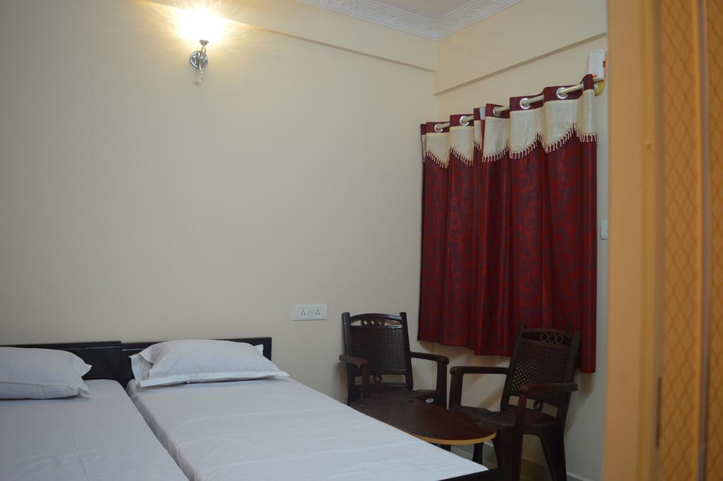 Sri Balaji Guest House Bangalore Ngoại thất bức ảnh