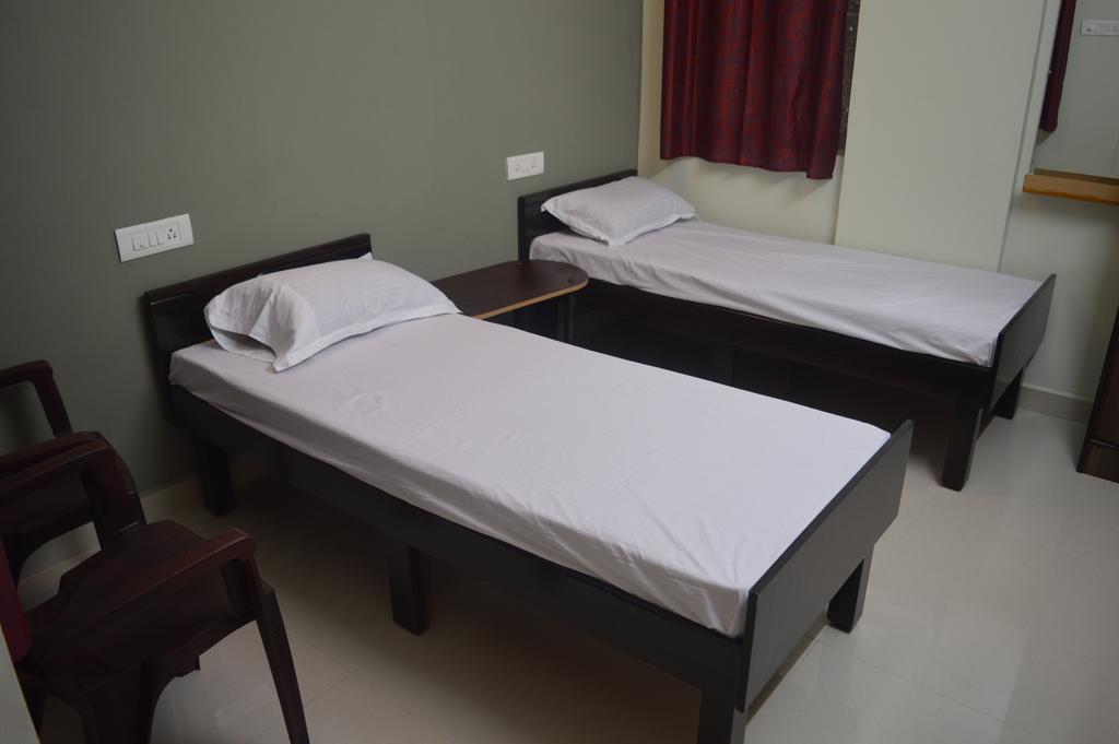 Sri Balaji Guest House Bangalore Ngoại thất bức ảnh
